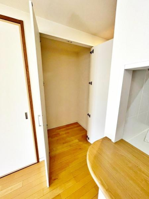 �����s�����q�s����쒬�̒��Ã}���V�����̎��[