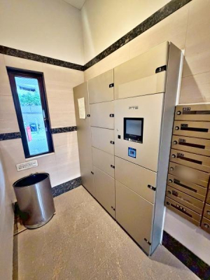 �����s���c�J��ʐ�3���ڂ̒��Ã}���V�����̃G���g�����X