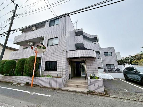 東京都世田谷区代田4丁目の中古マンションの現地外観写真