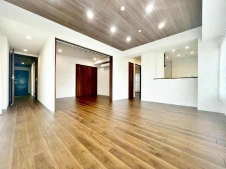 �����s�����q�s���R���̒��Ã}���V�����̃��r���O