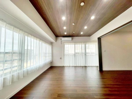 �����s�����q�s���R���̒��Ã}���V�����̃��r���O