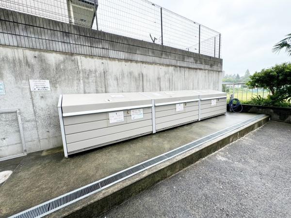 �����s�����q�s���c���̒��Ã}���V�����̂��̑����p��