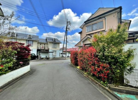 �����s�����q�s�ΐ쒬�̒��È�ˌ��Ă̑O�ʓ��H�܂ތ��n�ʐ^