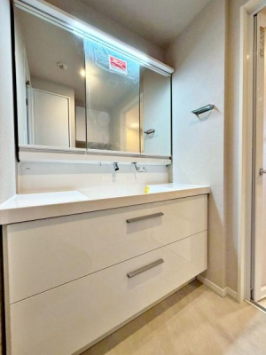 �����s���n����R1���ڂ̒��Ã}���V�����̐��ʑ�E���ʏ�