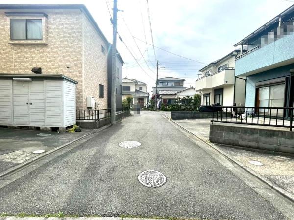 �����s�����q�s������̒��È�ˌ��Ă̑O�ʓ��H�܂ތ��n�ʐ^