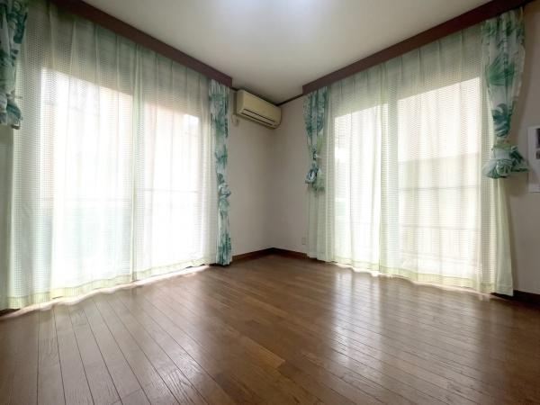 �����s�����q�s������̒��È�ˌ��Ẵ��r���O