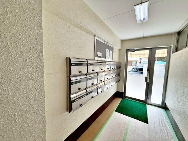 �����s����擌����1���ڂ̒��Ã}���V�����̃G���g�����X