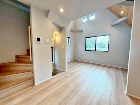 �����s�������5���ڂ̐V�z��ˌ��Ẵ��r���O