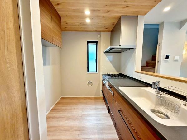 �����s�������5���ڂ̐V�z��ˌ��ẴL�b�`��