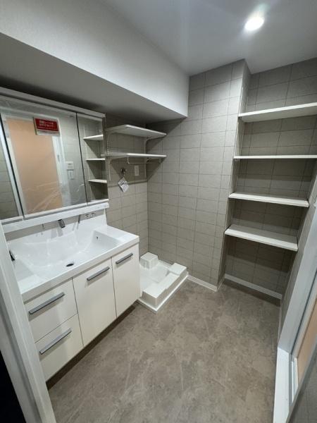 �����s�����{��1���ڂ̒��Ã}���V�����̐��ʑ�E���ʏ�