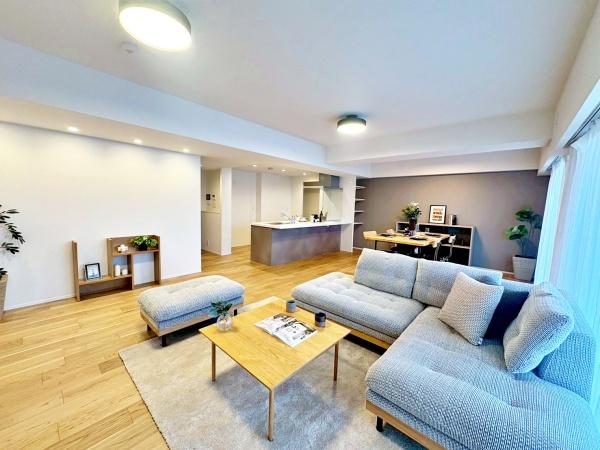 東京都八王子市南大沢1丁目の中古マンションのリビング